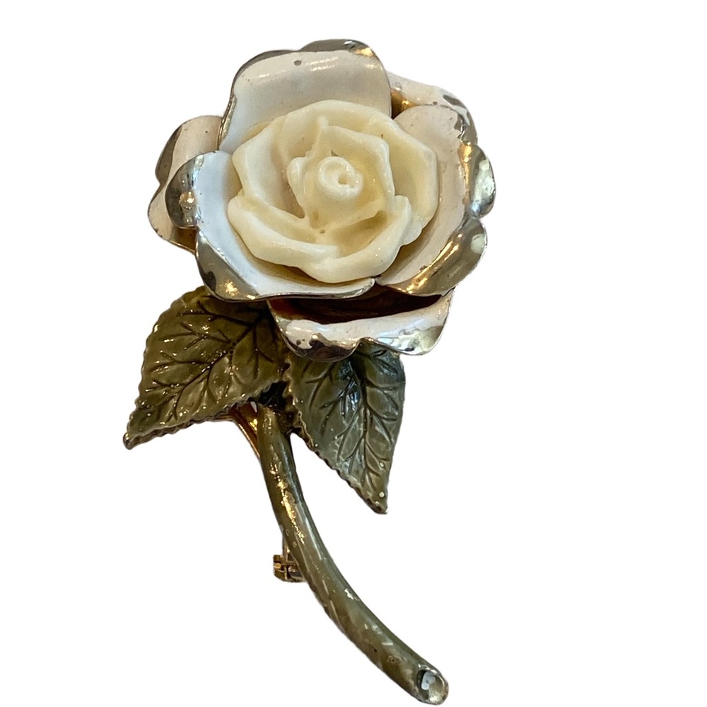 Coro Vintage Enamel Cream White Enamel Rose Brooch with Gold Green Leaves‎